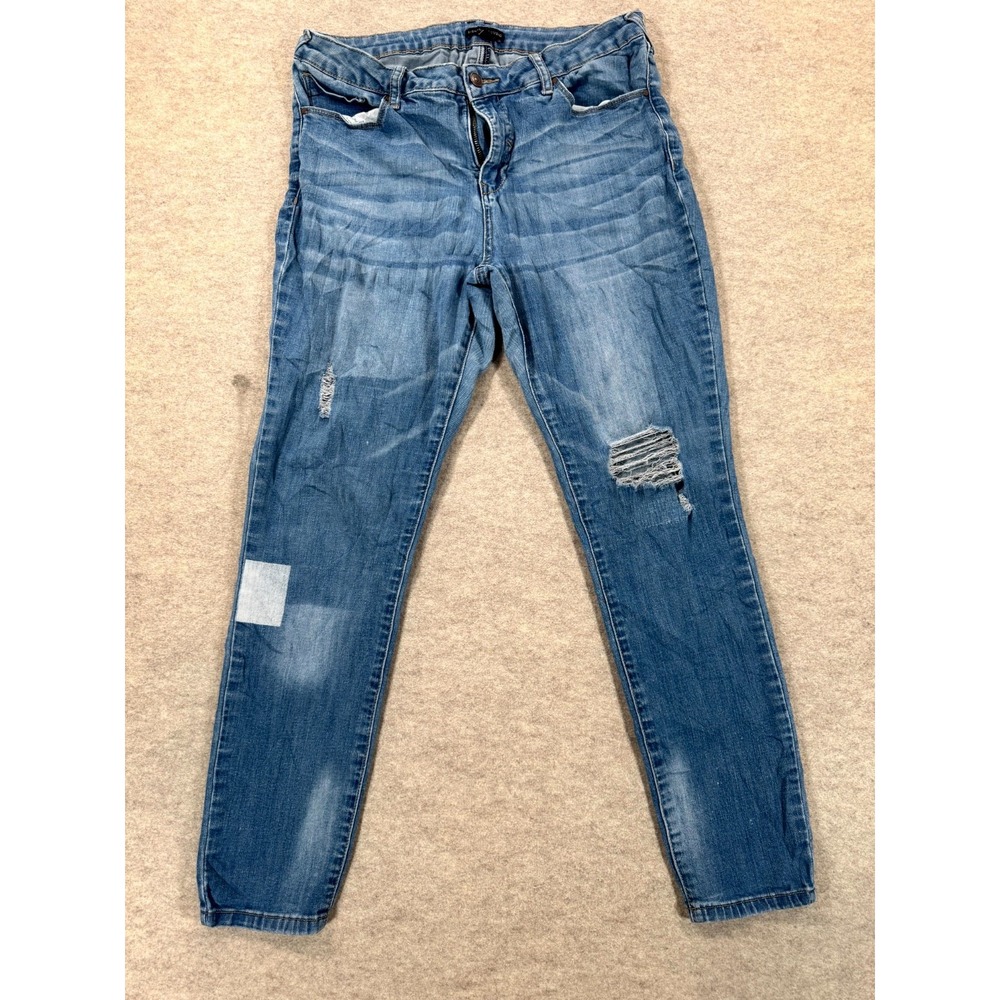 Signature Studio Skinny Jeans Women 12 Blue Whiskering Denim Mid Rise Distressed